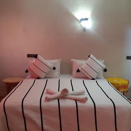 Hotel Restaurant Dar Al Madina 廷吉尔 外观 照片