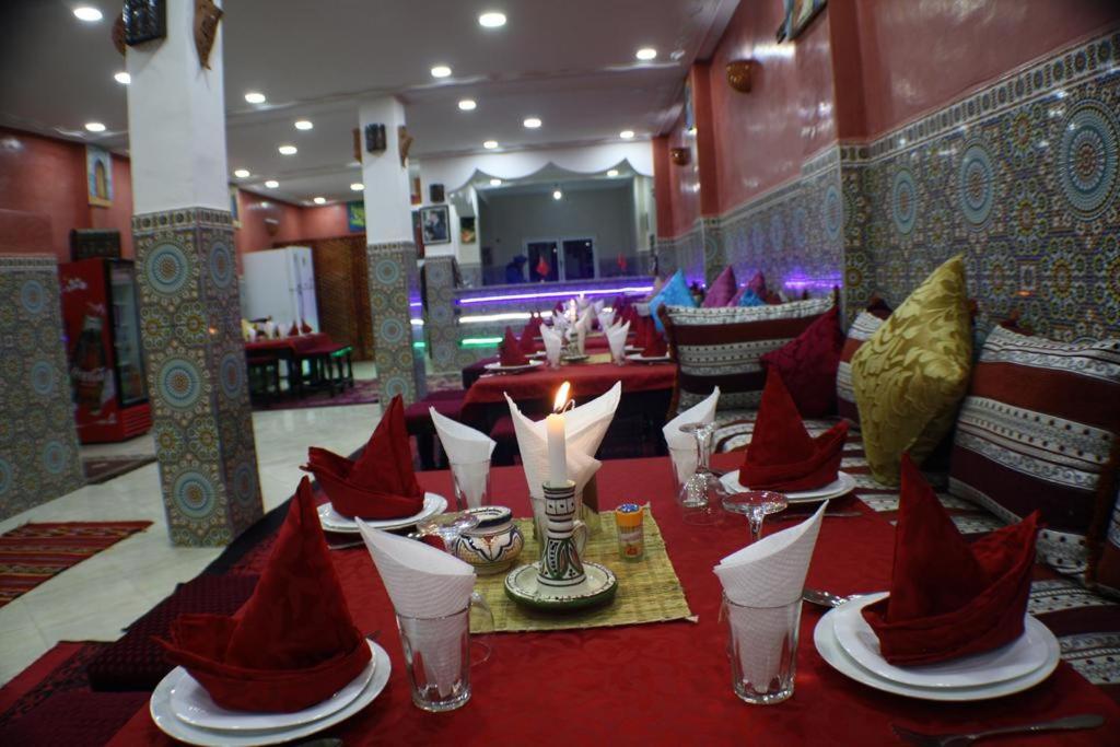 Hotel Restaurant Dar Al Madina 廷吉尔 外观 照片