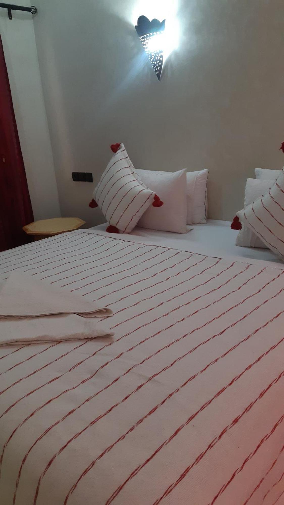 Hotel Restaurant Dar Al Madina 廷吉尔 外观 照片