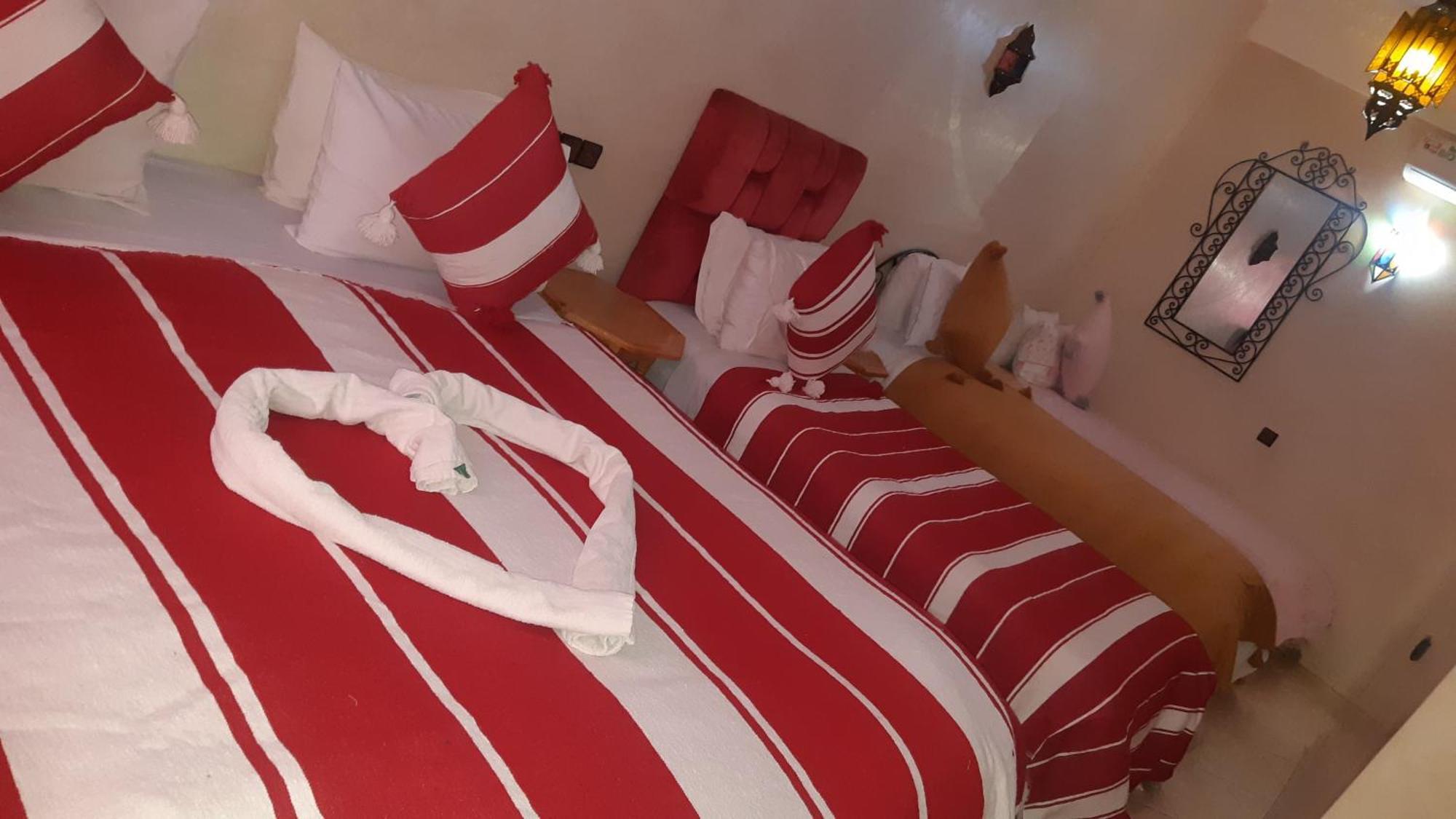 Hotel Restaurant Dar Al Madina 廷吉尔 外观 照片